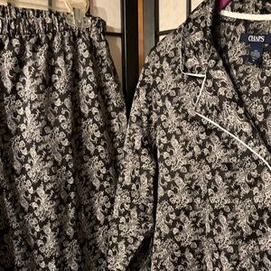 Chaps Black and White Paisley Lounge Set with Contrast Piping